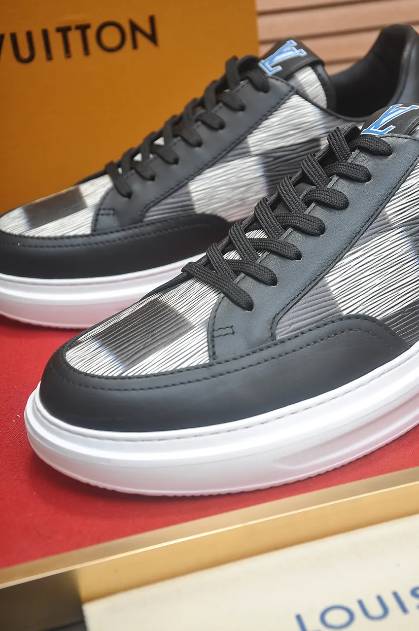 Men's men's shoes 💰640💶Original development, quality shipping, welcome to compare - LV sneaker series sports shoes introduce the loose silhouette of the ready-to-wear series into the spring and summer men's wear shows and make an eye-catching appearance. The cow leather upper is combined with rough fabric laces, and colorful beading highlights the brand's classic elements. LV letters mark the tongue and Monogram floral outsole. Mixed materials Made of top-grain cowhide, thick shoelace design, large Monogram print on the side, mesh lining and cotton feet, the comfort is as extreme as ever, premium heritage, quality first, worth owning! Size: Men’s 38-45 (45 is custom-made and cannot be returned or exchanged)